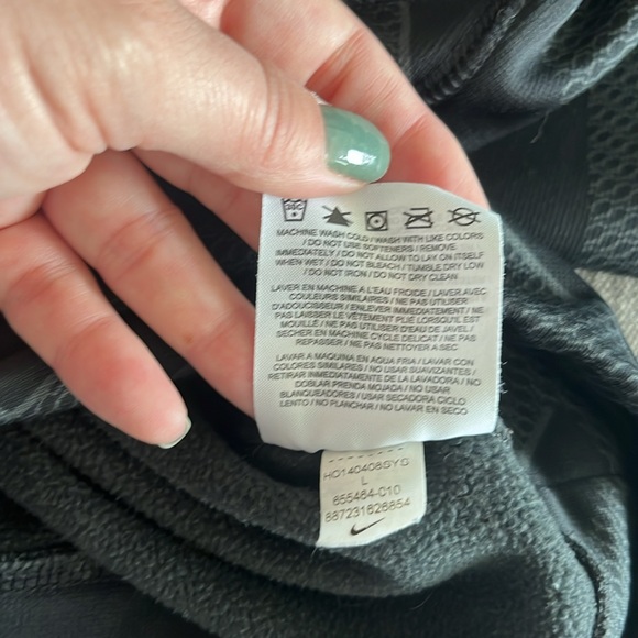 Men’s Nike Therma-Fit Hoodie - Picture 4 of 4